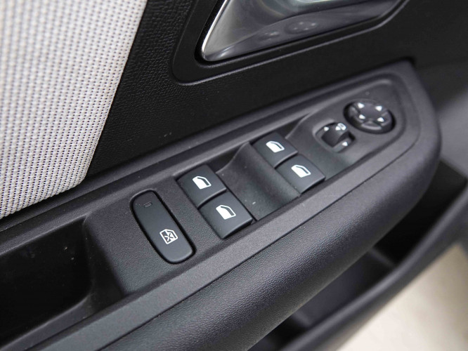CITROEN_CITROEN_C4 X_2653783_17.jpg