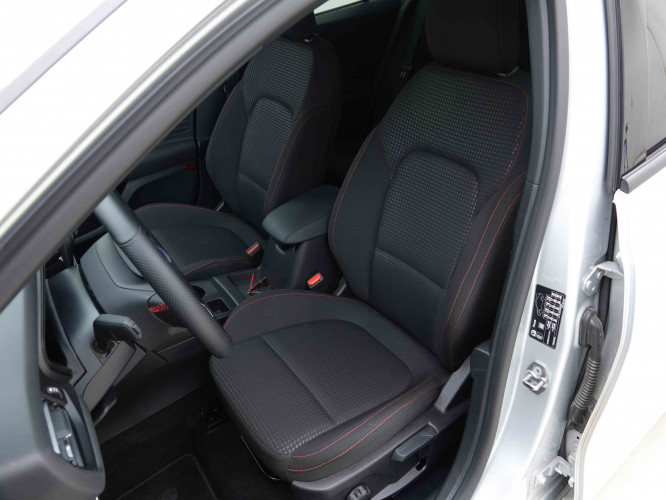 FORD_FORD_FOCUS_2654355_6.jpg