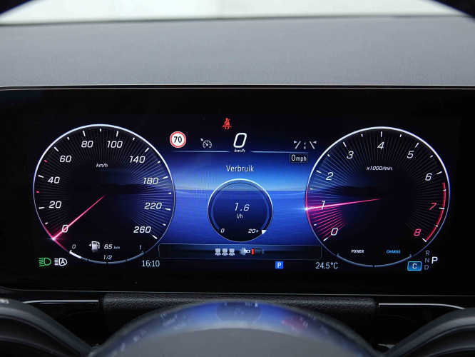 MERCEDES_MERCEDES_GLA_2655413_13.jpg