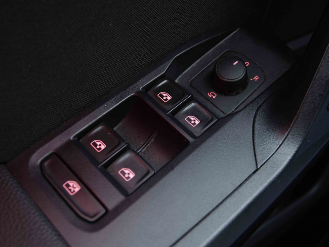 SEAT_SEAT_IBIZA_2655564_19.jpg