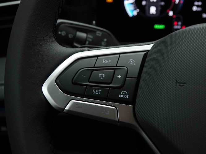 VOLKSWAGEN_VOLKSWAGEN_TIGUAN_2652548_19.jpg