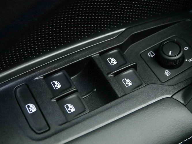 VOLKSWAGEN_VOLKSWAGEN_TIGUAN_2652548_22.jpg