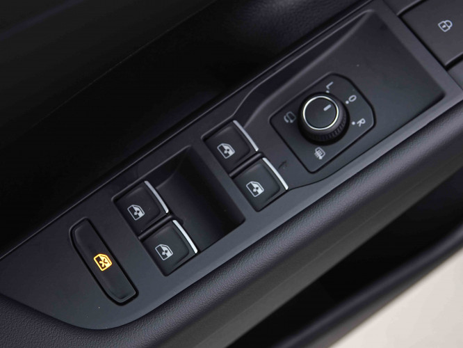 VOLKSWAGEN_VOLKSWAGEN_T_ROC_2655675_21.jpg