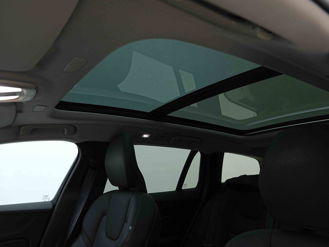 VOLVO_VOLVO_V60_2655542_9.jpg VOLVO_VOLVO_V60_2655542_9.jpg